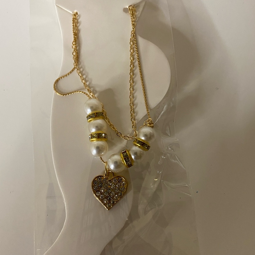 Gold Heart Charm Anklet with Pearls